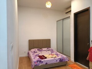 1 bedroom, bed sheets