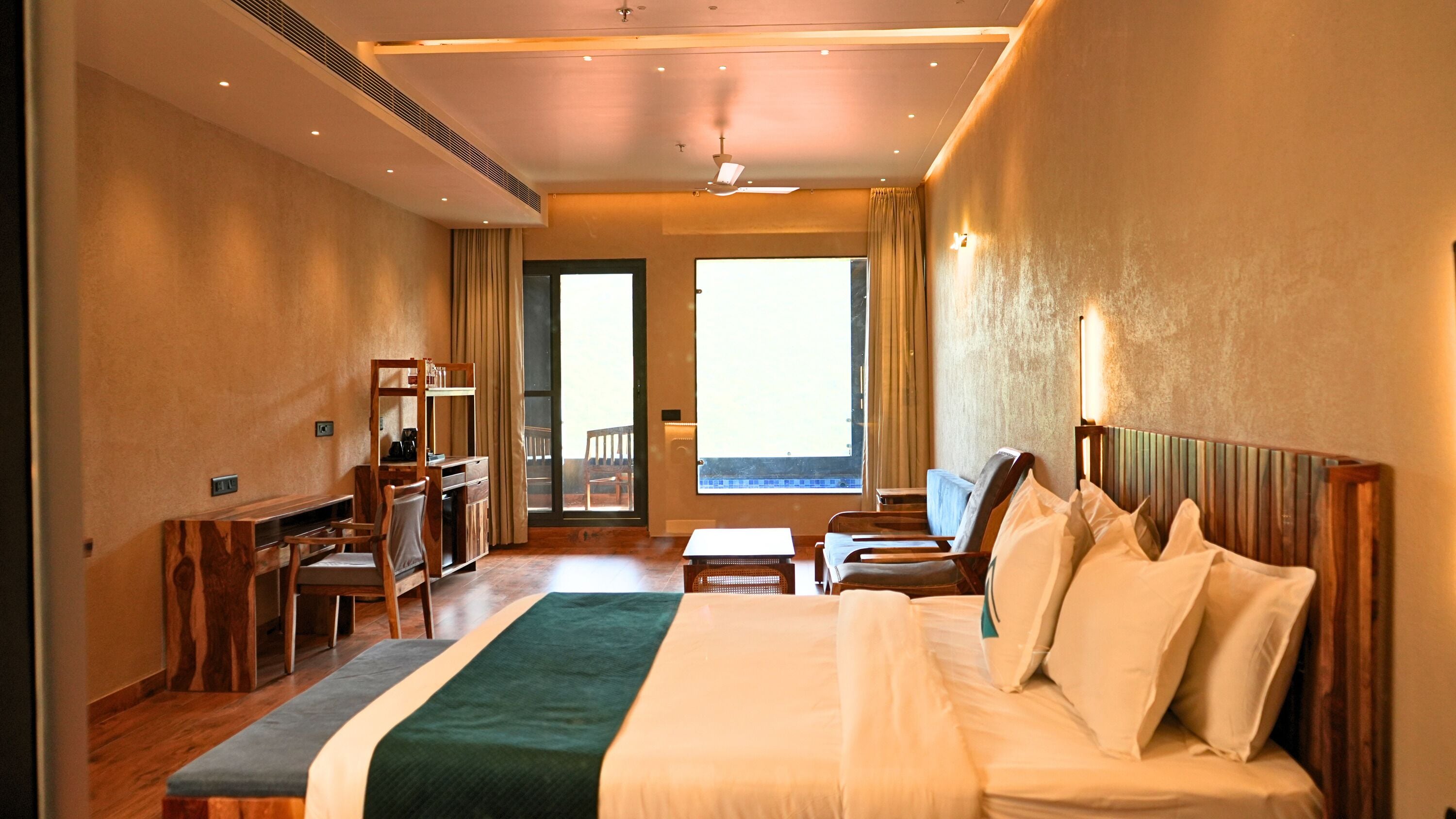 Luxury Room | Soundproofing, free WiFi, bed sheets