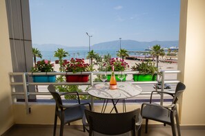 ملاءات من القطن المصري وأغطية فراش متميزة وألحفة محشوة بالريش