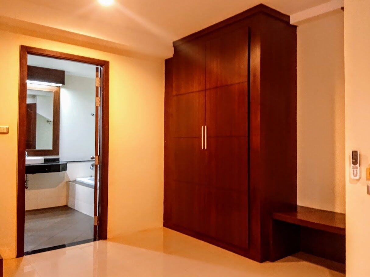 Deluxe Double or Twin Room | Bathroom | Shower, rainfall showerhead, free toiletries, hair dryer