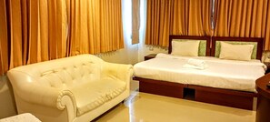 In-room safe, free WiFi, bed sheets - Sea Star House (Krabi)