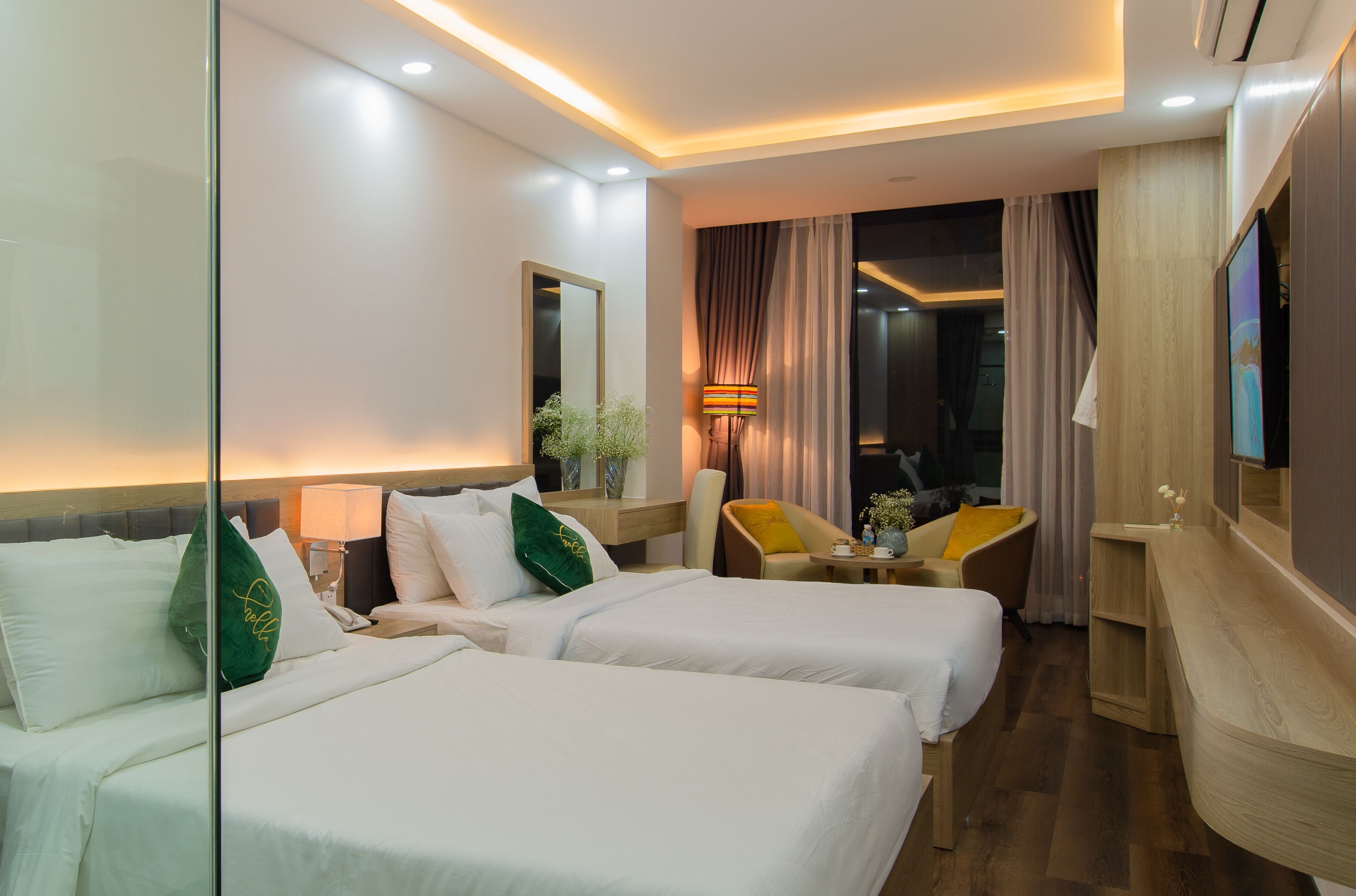 Minibar, blackout curtains, free WiFi, bed sheets