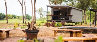 Spacious modern Bungalow Desert Rose: 10 minutes to Litchfield National Park