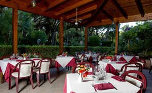 Restaurant - La Serra Holiday Village & Beach Resort (Sessa Aurunca)
