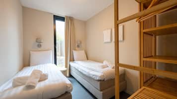 2 bedrooms, free Internet