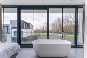 5 chambres, fer et planche à repasser, Wi-Fi gratuit