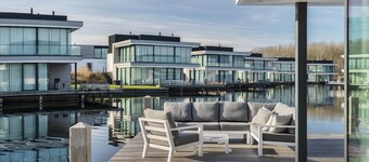 Villa with private pool on the Veerse Meer