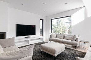 Smart TV, chimenea