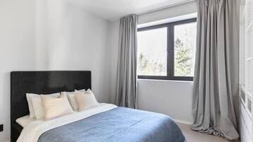 3 bedrooms, iron/ironing board, travel crib, free WiFi