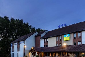 Exterior - Sure Hotel by Best Western Lille Tourcoing (Bondues)