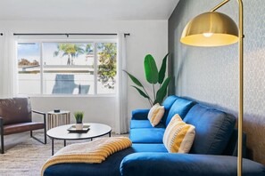 Smart TV - Beach Haven in Perfect Coastal Spot (San Diego)