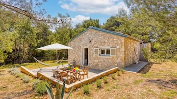 Familienhaus, 1 Schlafzimmer, Kamin (Eco House Casa Grigia Zabodarski) | Speisen im Freien