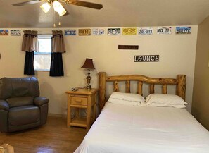 1 bedroom, WiFi - Welcome to Lainees Lounge (Glendale)