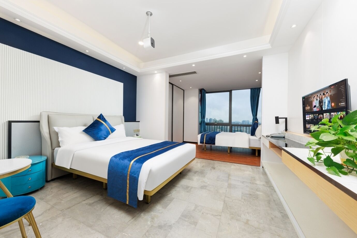 Kahden hengen executive-huone (kaksi sänkyä) | Ylelliset vuodevaatteet, pillowtop-patjalliset sängyt