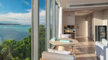 Suite Signature, vue mer (Signature Sunrise Suite) | Vue de la chambre