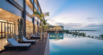 Palau Sunrise Sea View Landison Retreat