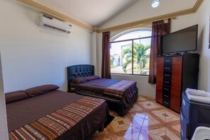 2 soverom, strykejern/-brett, wi-fi (inkludert) og sengetøy