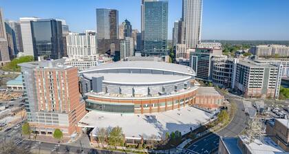 Mini Golf in Backyard, Near Uptown - 1.5 miles from OMB Brewery