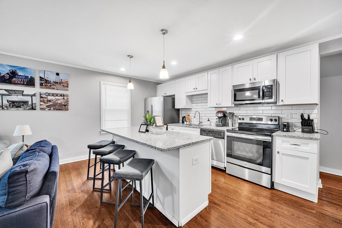 Mini Golf & Bocce Court w/ Outdoor BBQ - less than 1 mile from Camp North End