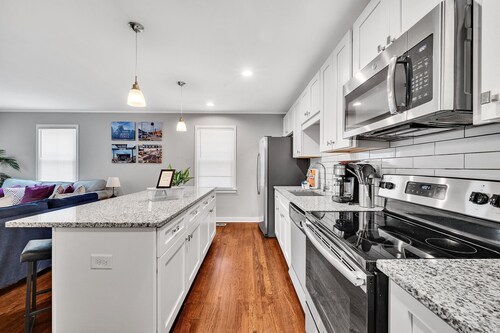 Mini Golf & Bocce Court w/ Outdoor BBQ - less than 1 mile from Camp North End