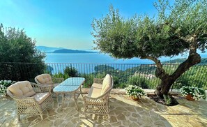 Terrace/patio - Magnificent villa in a spectacular setting (Corfu)