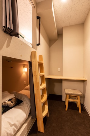 Basic Twin Room | Free WiFi, bed sheets