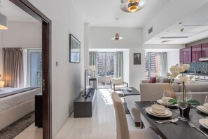 Interior - Cayan Tower - Charming One Bedroom (Dubai Marina)