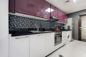 Fridge, microwave, oven, stovetop