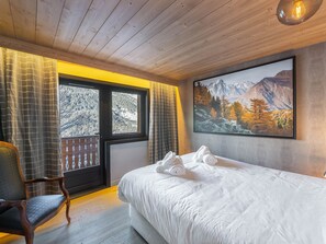 5 bedrooms, free WiFi, bed sheets
