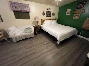 1 bedroom, WiFi - Porter Place at Serenity Hills Zion (Glendale)