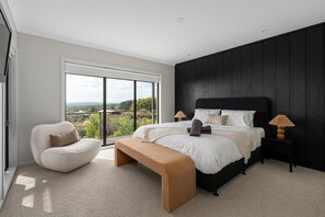 6 habitaciones, tabla de planchar con plancha y acceso a internet