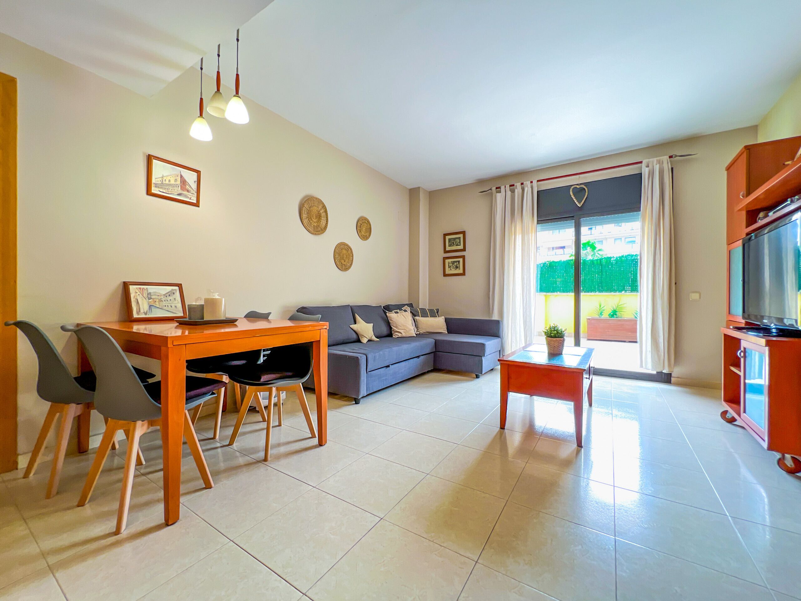 Apt, 4 Pax Lloret De Mar - Fenals - Wifi, Community Pool A Few Meters From The Beach. Vivalidays Elia. - Lloret de Mar