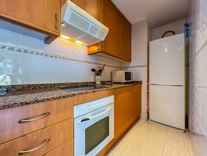 Fridge, microwave, oven, coffee/tea maker