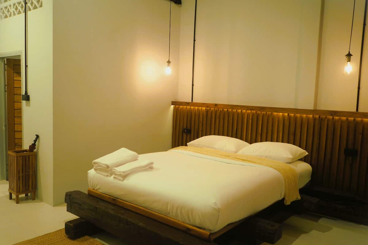 Standard Studio | Premium bedding, down comforters, pillowtop beds, individually decorated