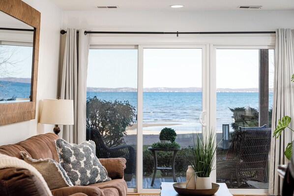 TV, fireplace, DVD player