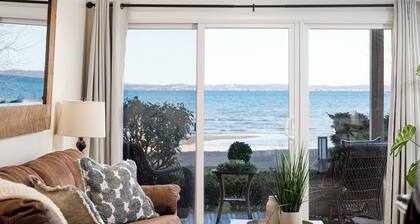 Incredible Beach Condo | AC | Beach | Pool | Hot Tub | Sunrise |