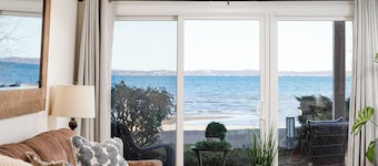 Incredible Beach Condo | AC | Beach | Pool | Hot Tub | Sunrise |