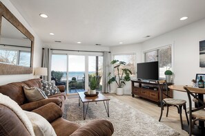 TV, fireplace, DVD player