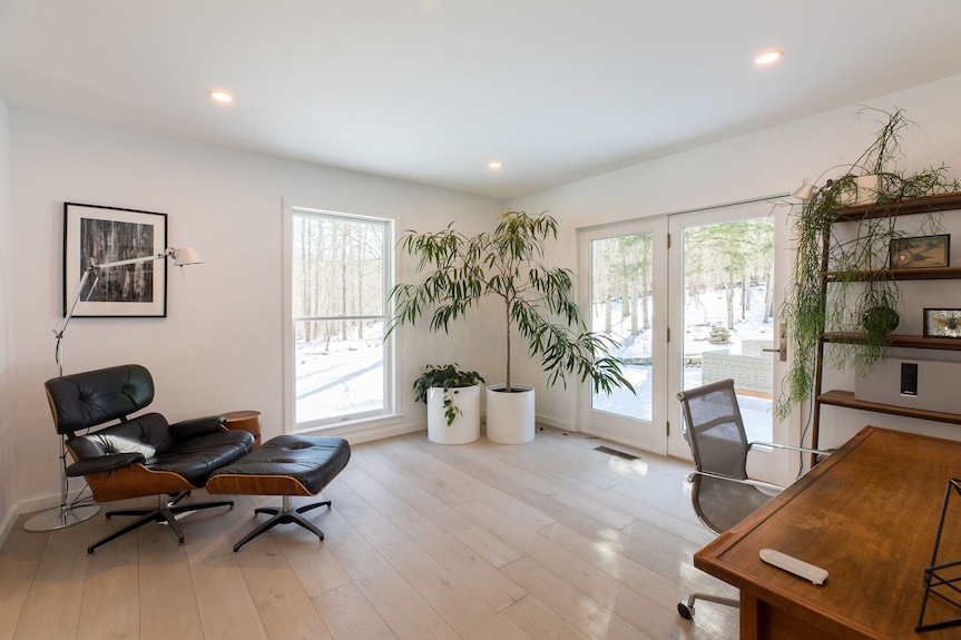 Green Sanctuary: Luxury Home Surrounded By Nature - New Paltz, NY