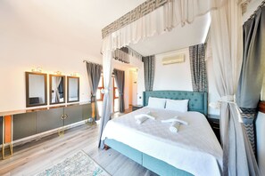 4 bedrooms, iron/ironing board, travel cot, free WiFi