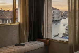 Special Over the Grand Canal | Premium bedding, minibar, in-room safe, soundproofing