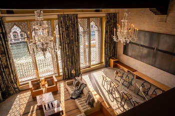 The Venice Venice Hotel