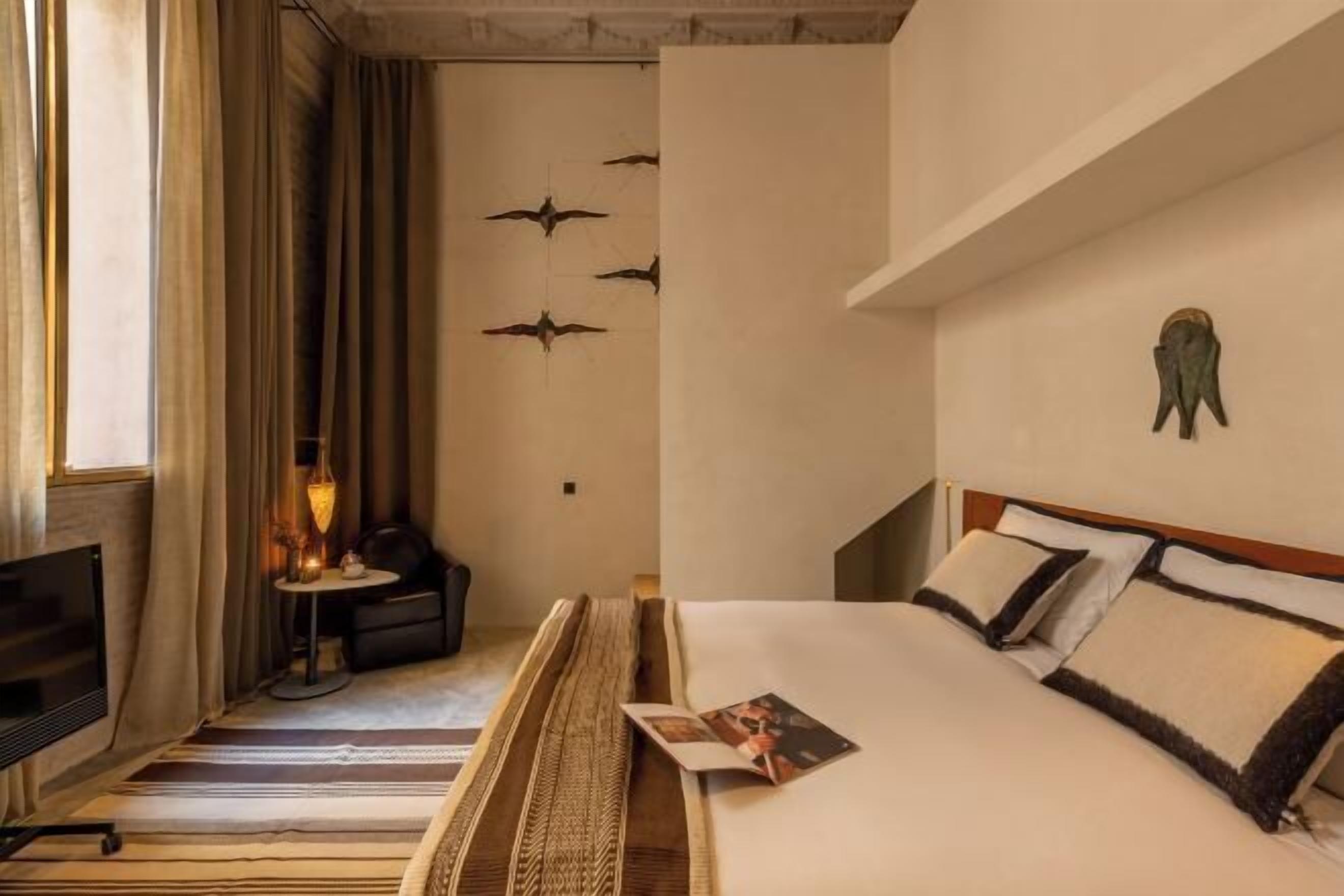 Premium bedding, minibar, in-room safe, soundproofing