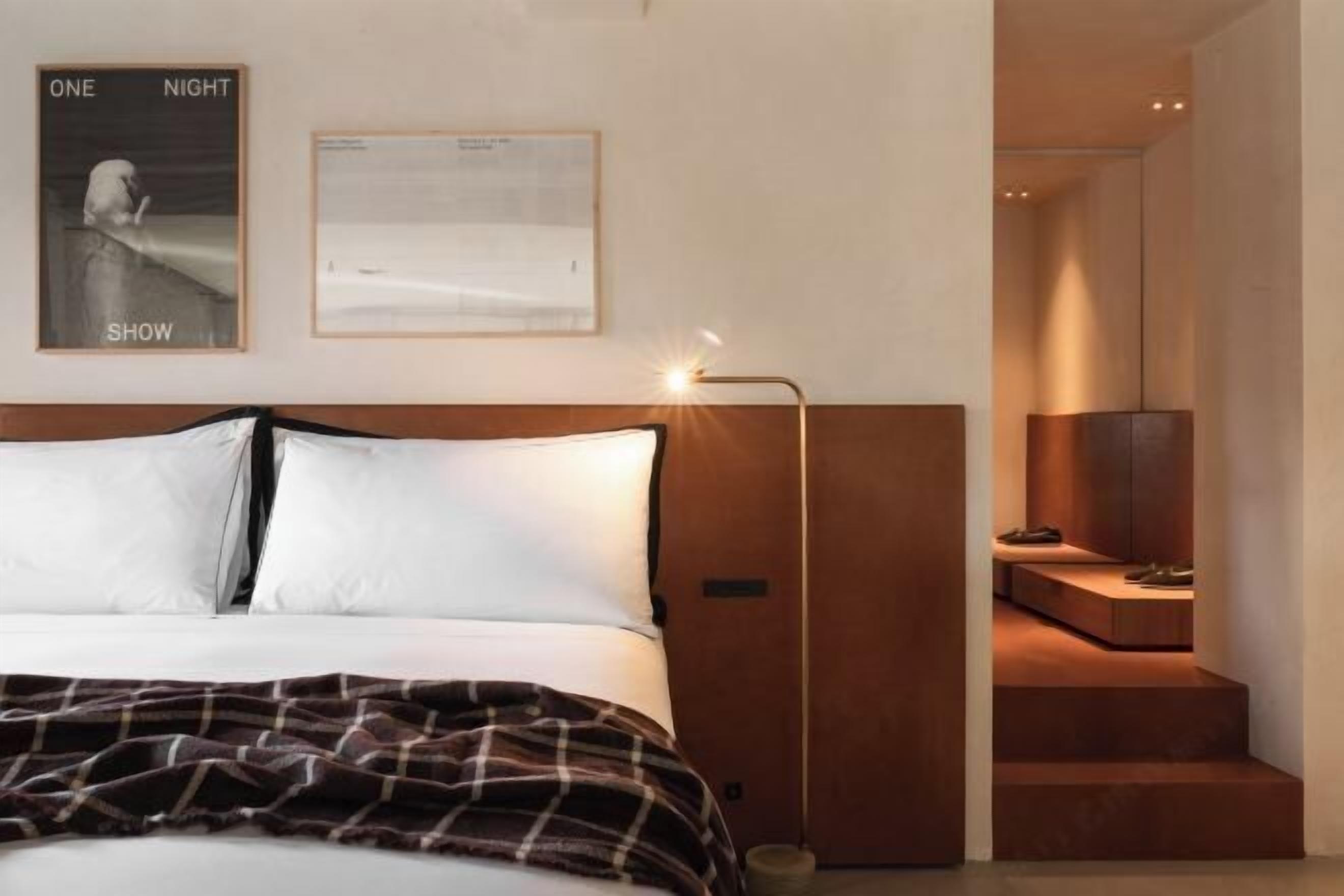 Premium bedding, minibar, in-room safe, soundproofing