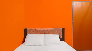 Double Room | Laptop workspace, free WiFi, bed sheets