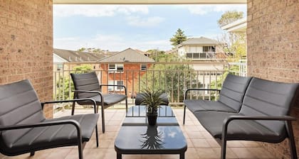 'Seascape' - Luxury 2 Bedroom Apartment - moments from Cronulla Beach