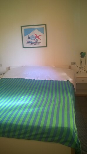 2 chambres, accès au Wi-Fi (inclus), literie fournie