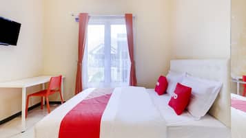 Standard Double Room | Desk, laptop workspace, free WiFi, bed sheets