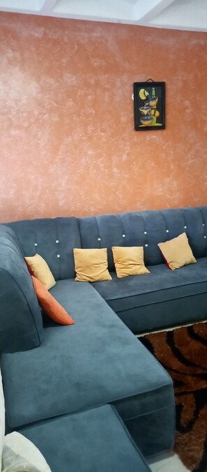 Smart TV 43 pulgadas con canales de televisión vía satélite, televisión