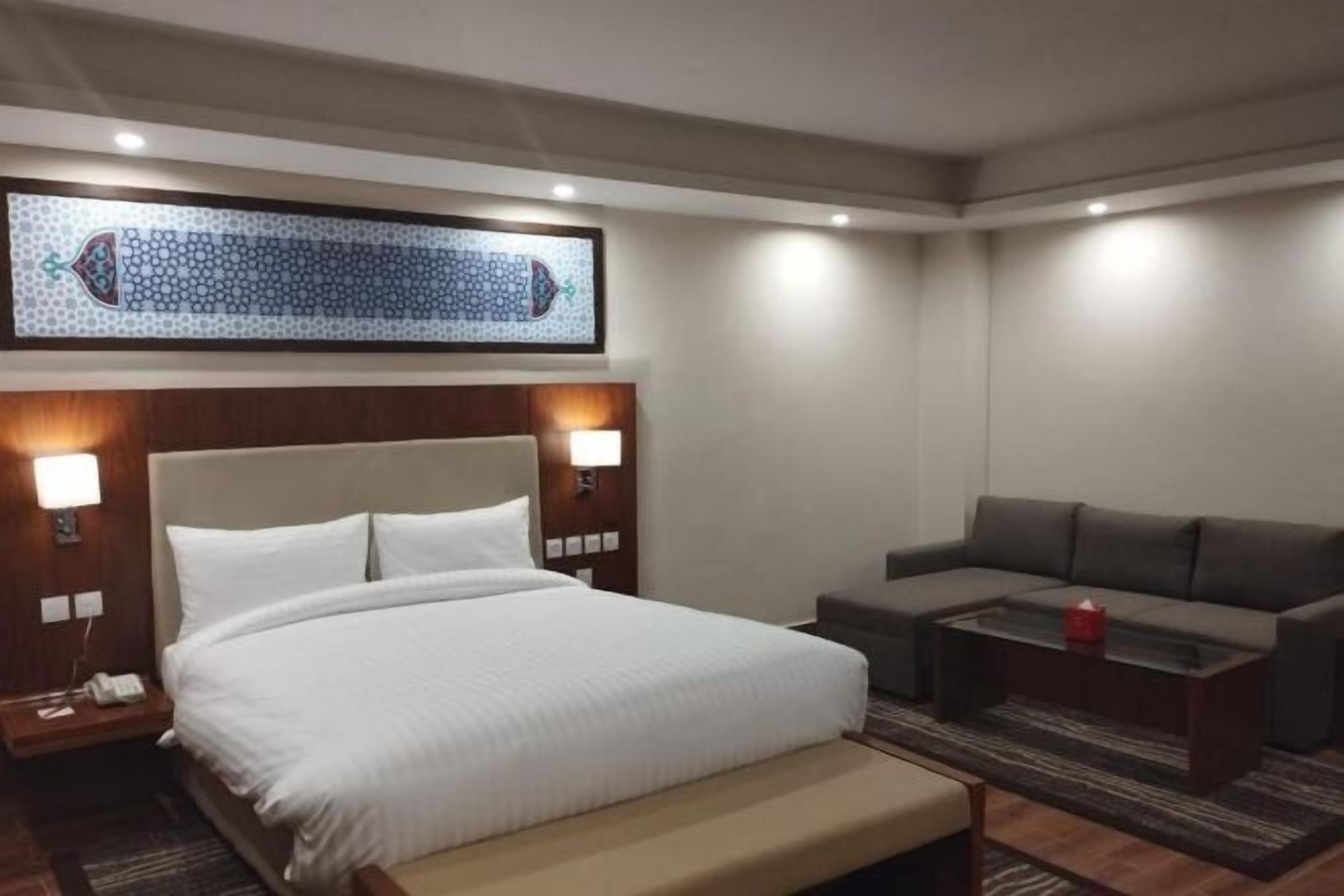 Individually furnished, desk, laptop workspace, free WiFi